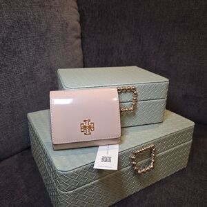 Elegant Tory Burch Pink Patent Leather Wallet